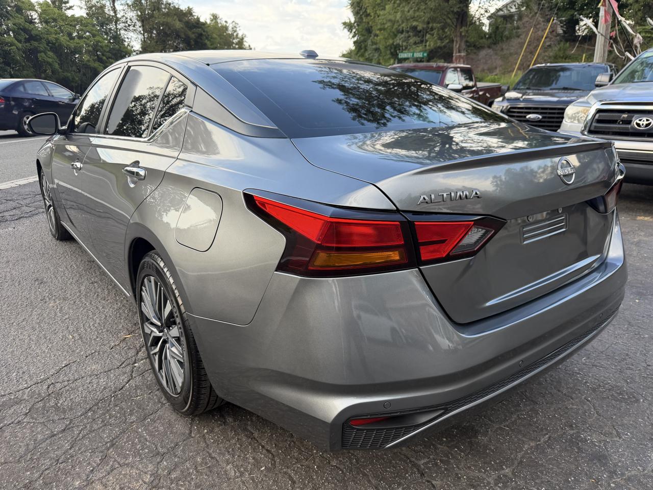 Nissan Altima 2.5 SV Sedan 2024