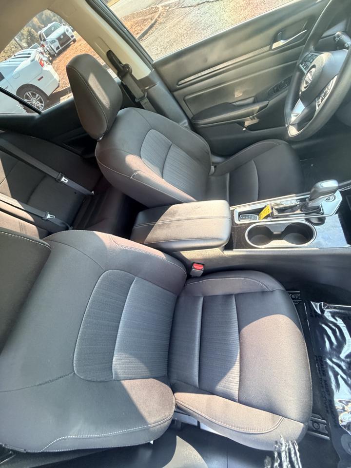 Nissan Altima 2.5 SV Sedan 2024