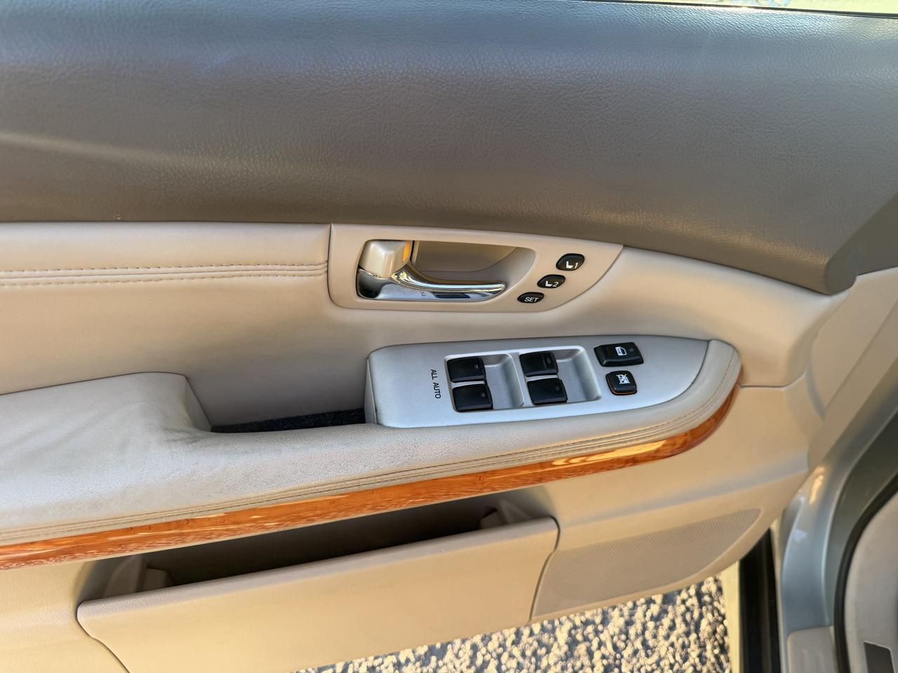 Lexus RX 330 4dr SUV AWD 2005