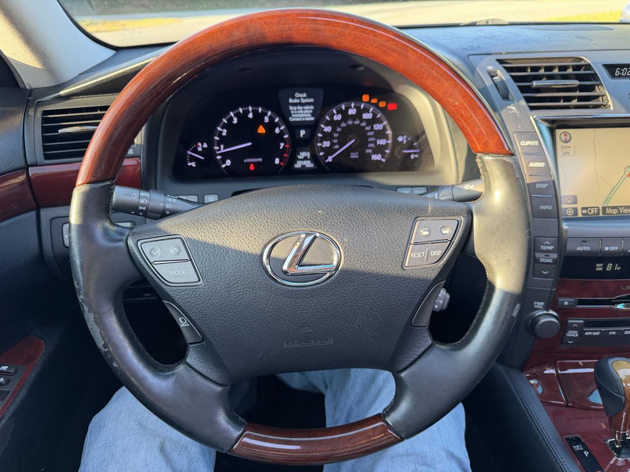 Lexus LS 460 4dr Sdn RWD 2009