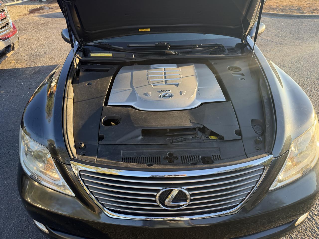 Lexus LS 460 4dr Sdn RWD 2009