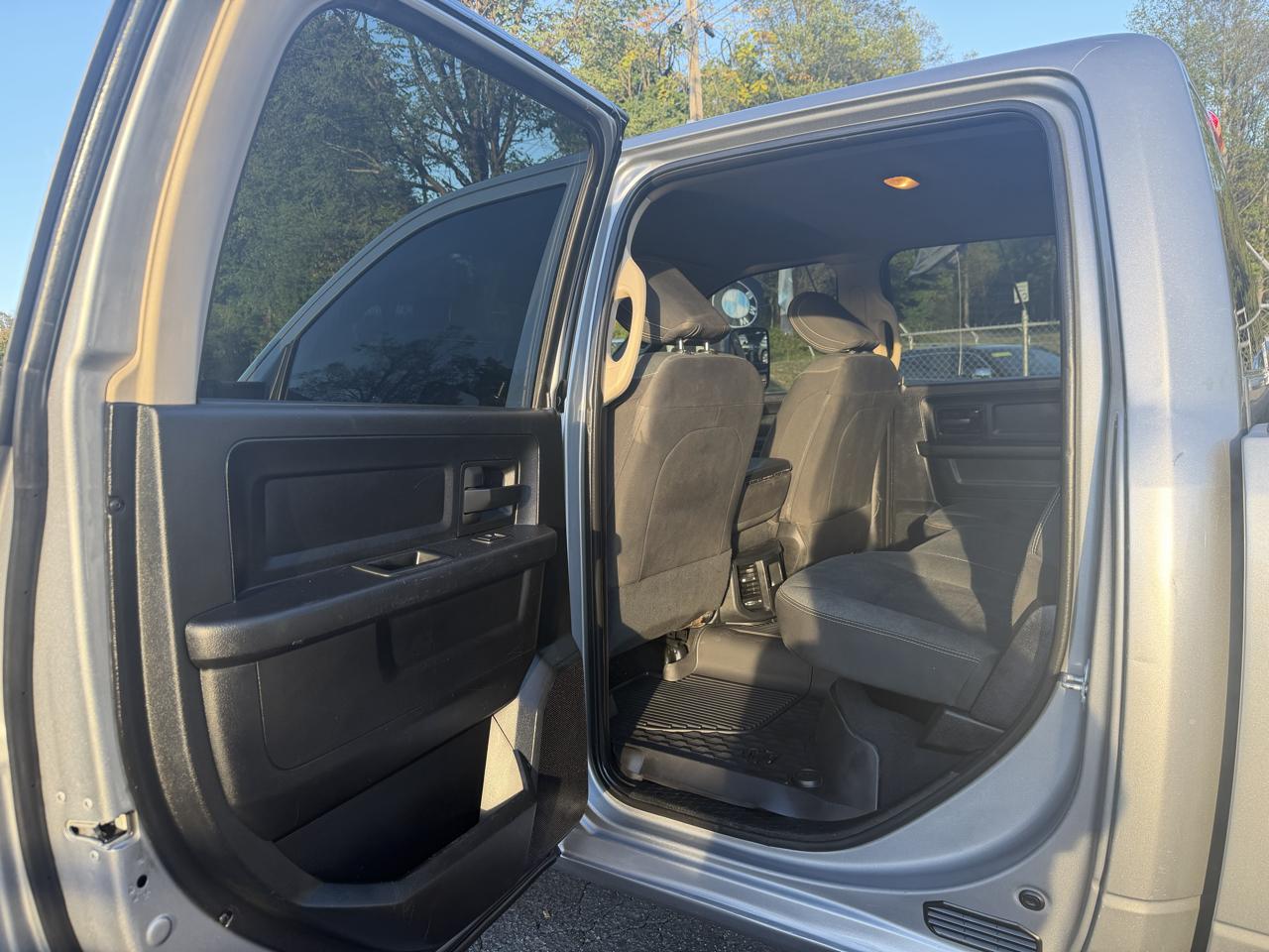 RAM 2500 SLT Crew Cab 4WD 2020