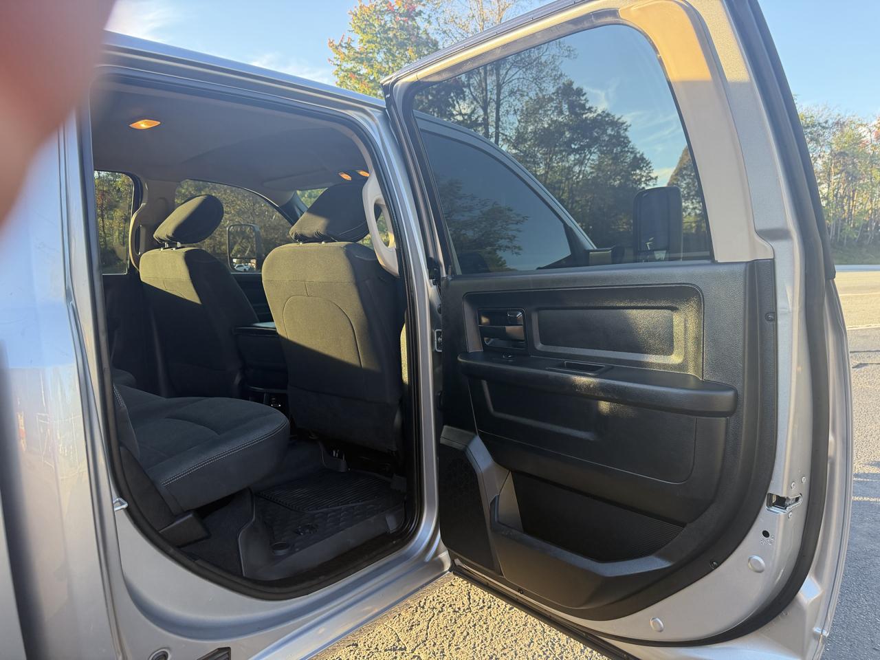 RAM 2500 SLT Crew Cab 4WD 2020