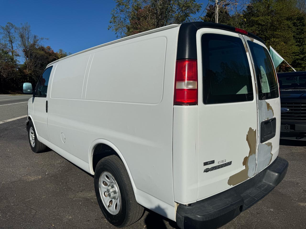 Chevrolet Express Cargo Van AWD 1500 135" 2009