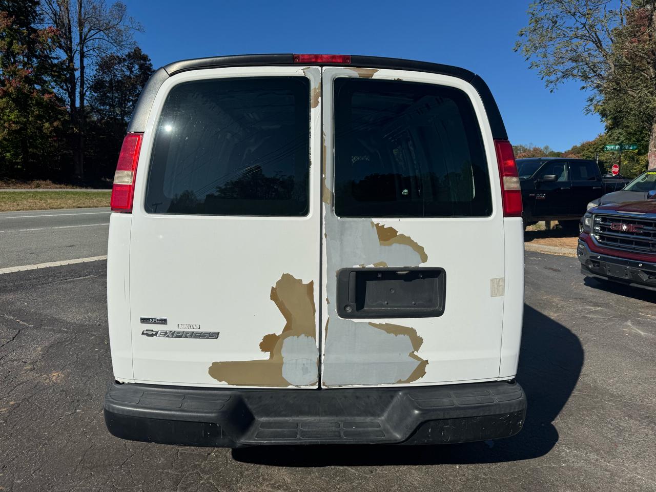 Chevrolet Express Cargo Van AWD 1500 135" 2009