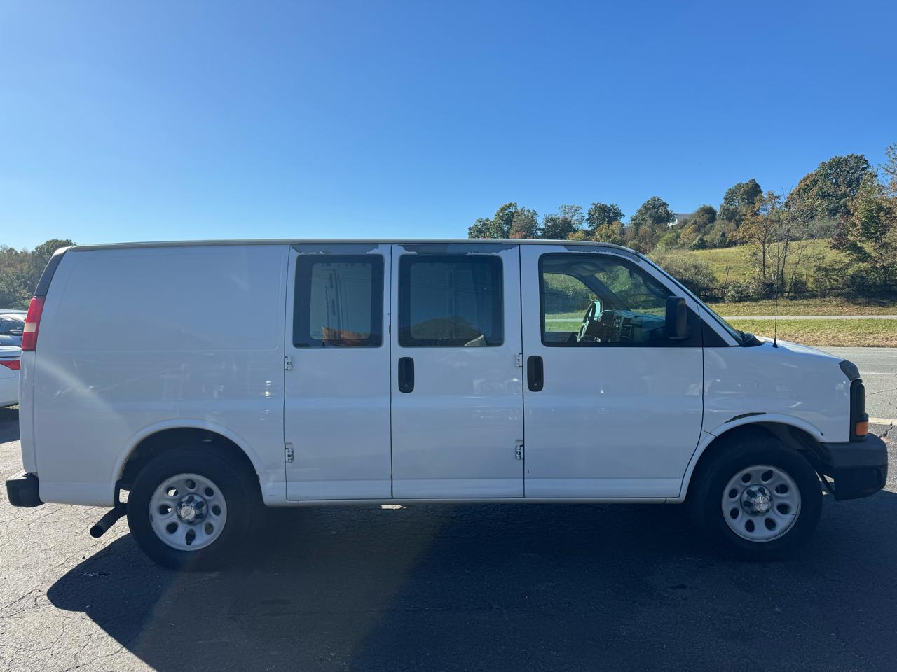 Chevrolet Express Cargo Van AWD 1500 135" 2009