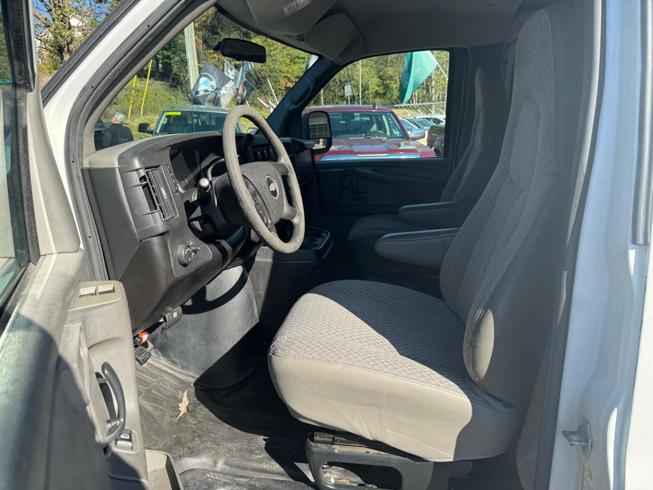 Chevrolet Express Cargo Van AWD 1500 135" 2009