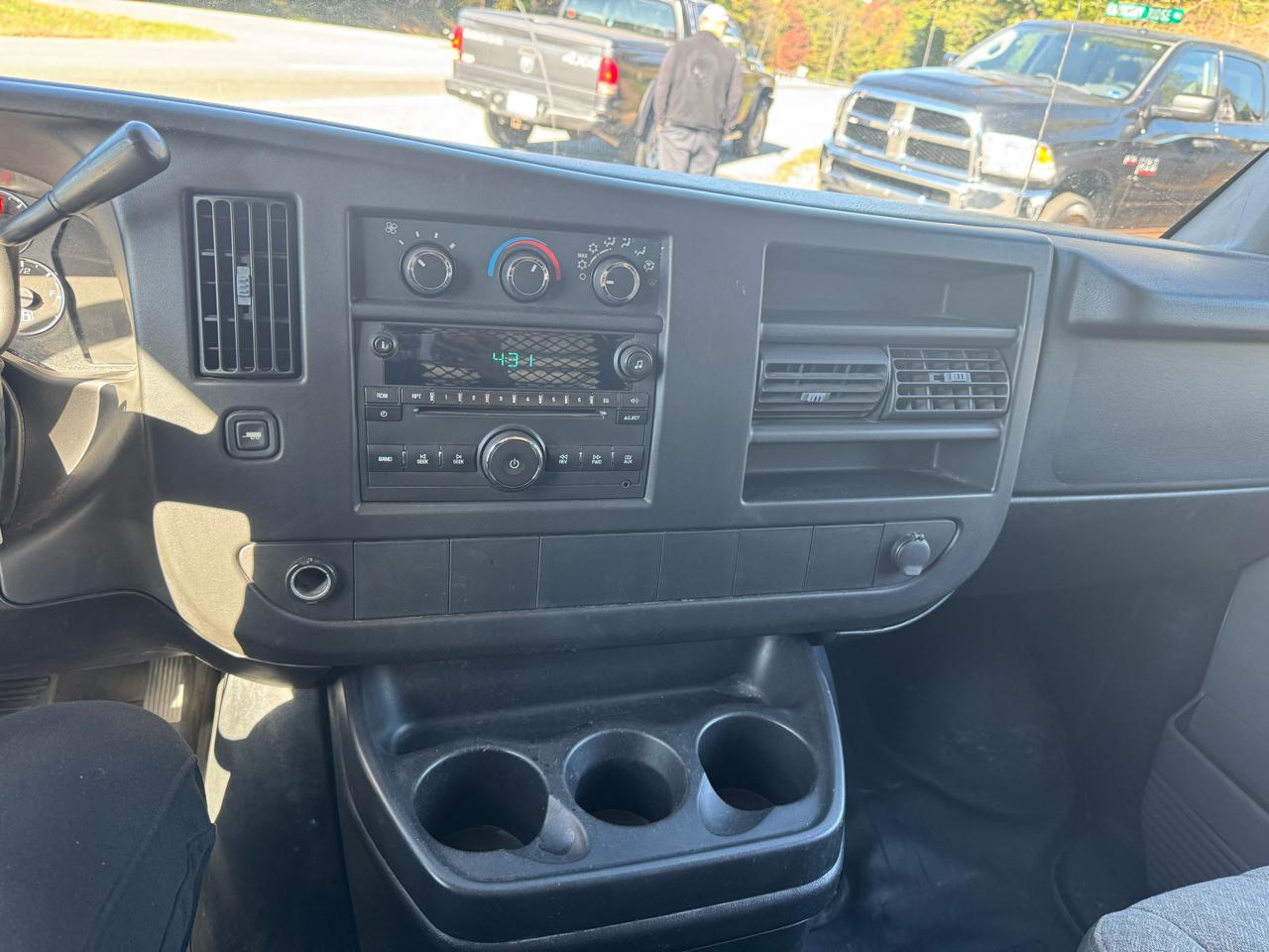 Chevrolet Express Cargo Van AWD 1500 135" 2009