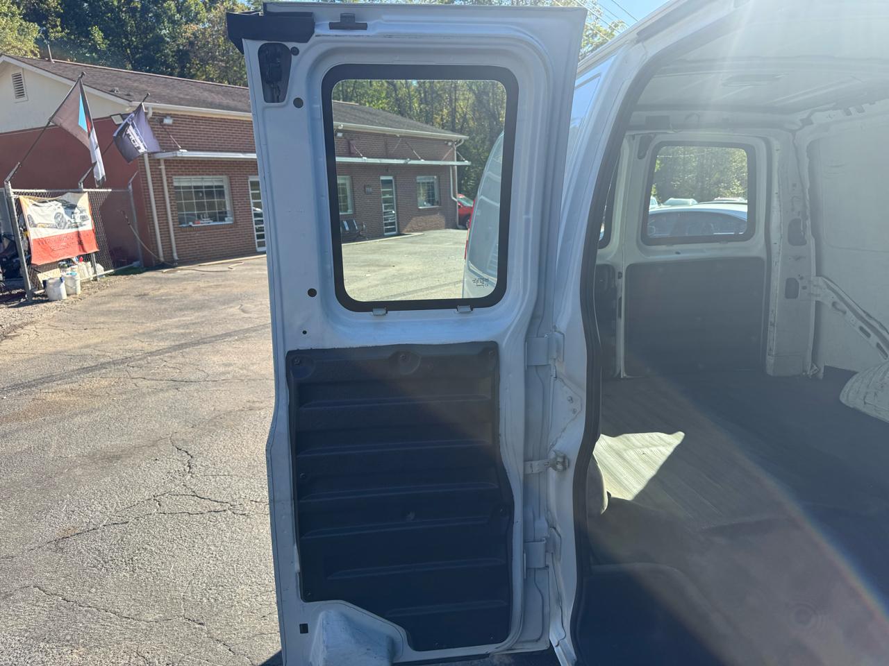 Chevrolet Express Cargo Van AWD 1500 135" 2009