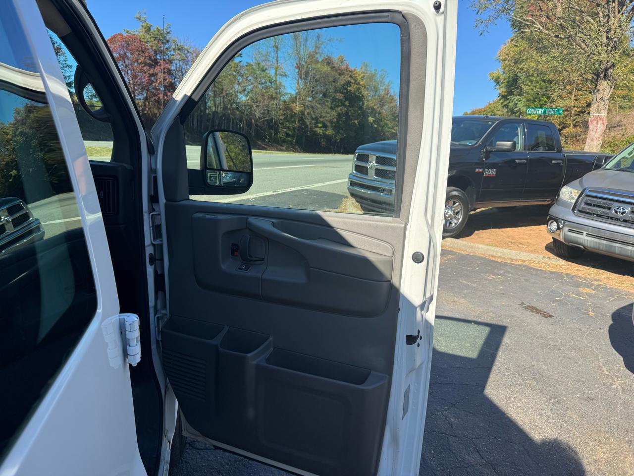 Chevrolet Express Cargo Van AWD 1500 135" 2009