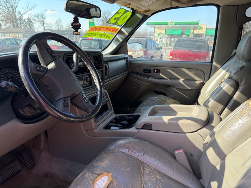 GMC Yukon XL 1500 2WD 2005