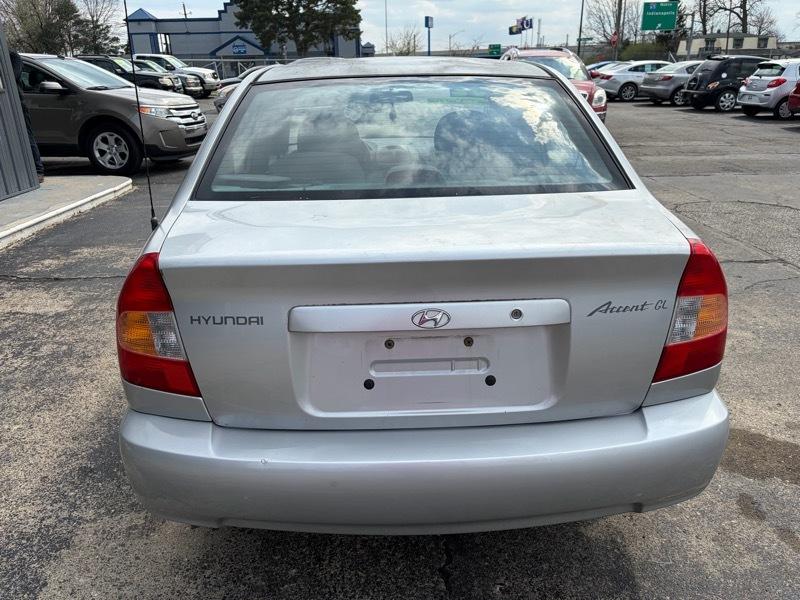 Hyundai Accent  2002