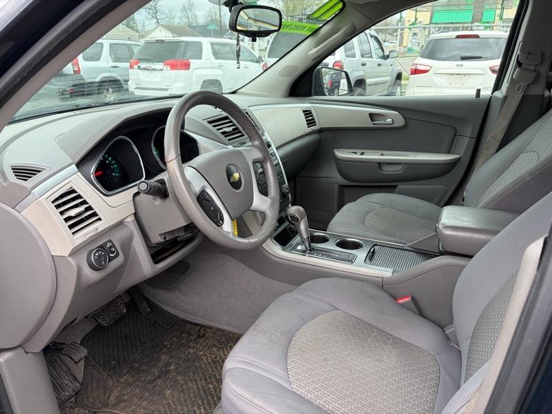 Chevrolet Traverse LS FWD w/PDC 2011