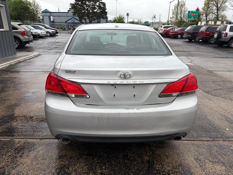 Toyota Avalon Base 2011