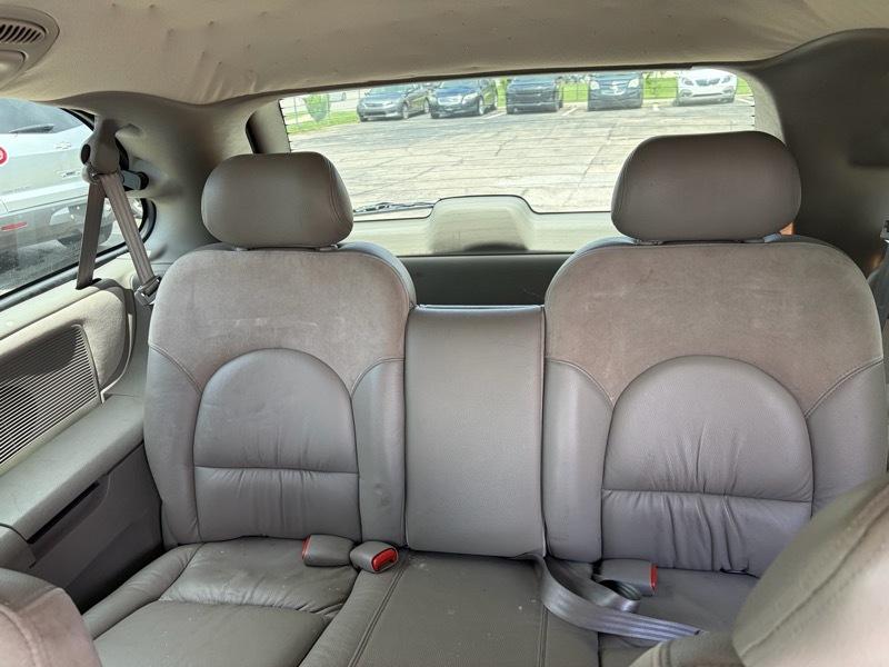 Chrysler Town & Country Limited 2001