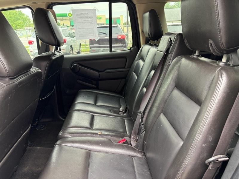 Ford Explorer XLT 4.0L 4WD 2010
