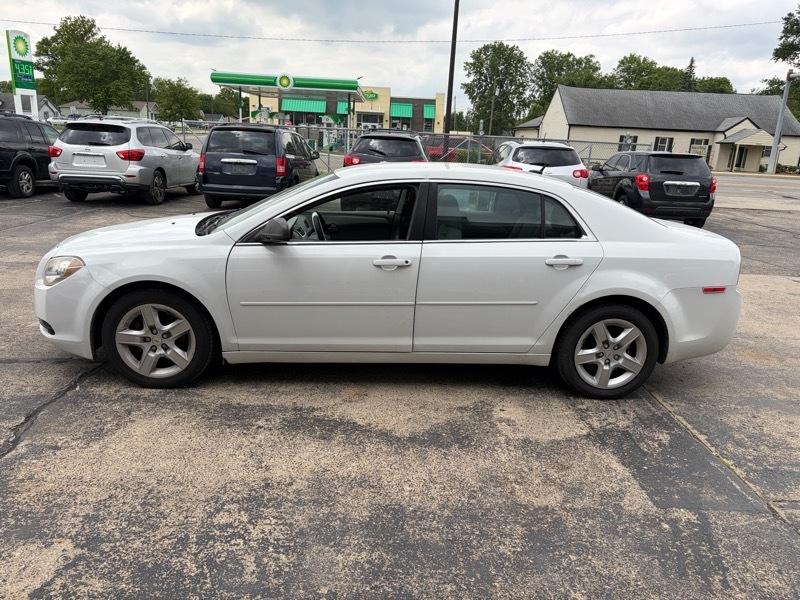 Chevrolet Malibu LS 2011