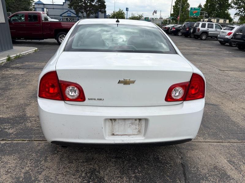 Chevrolet Malibu LS 2011