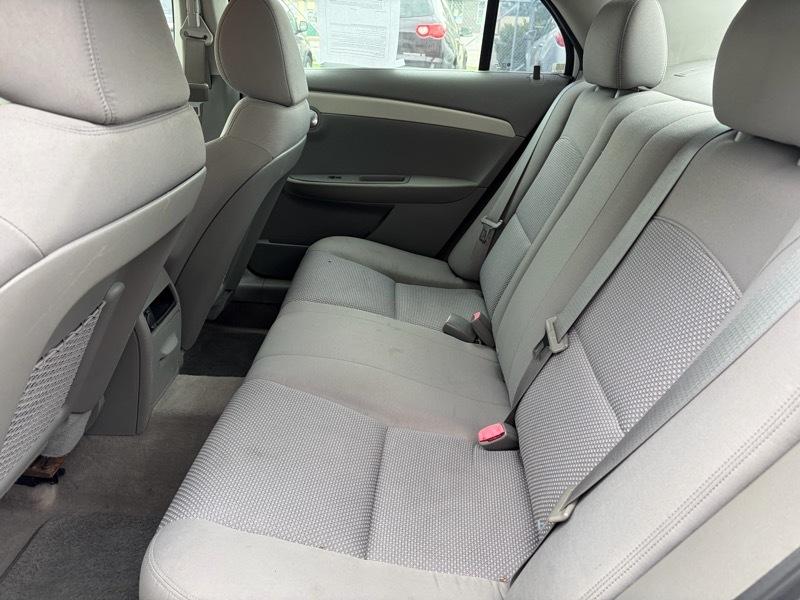 Chevrolet Malibu LS 2011