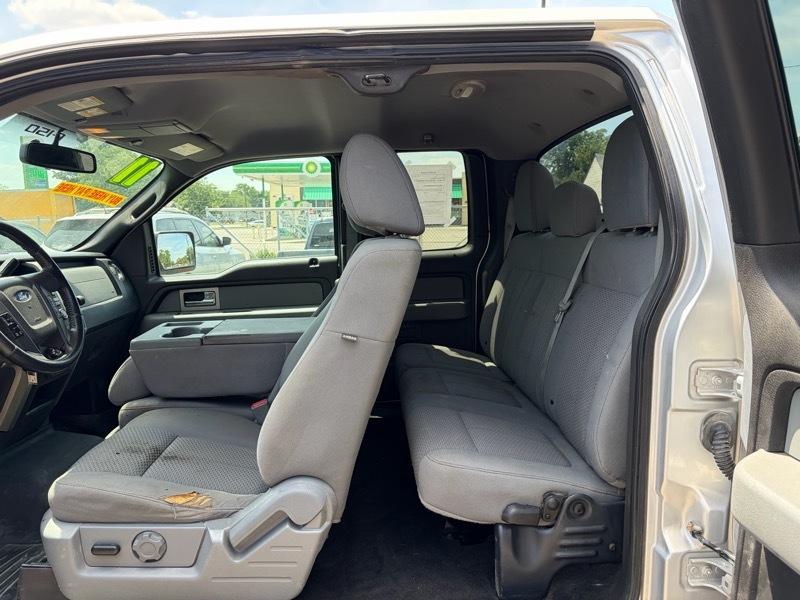 Ford F-150 XL SuperCab 8-ft. Bed 4WD 2011