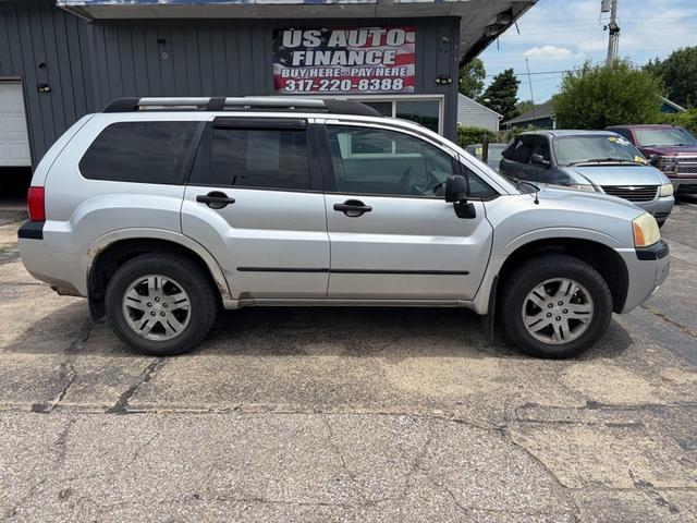 Gray 2004 Mitsubishi Endeavor SUV / Crossover Front-Wheel Drive Automatic