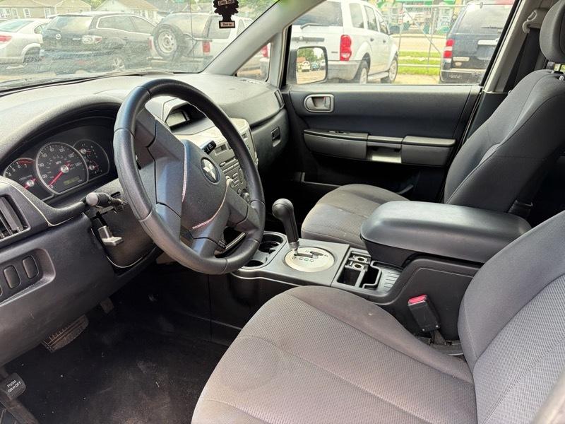 Mitsubishi Endeavor LS FWD 2004