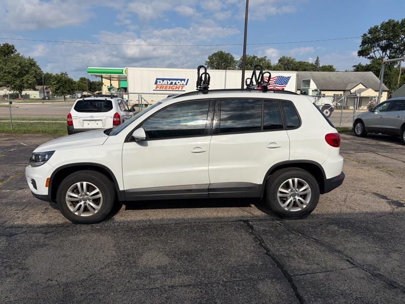 Volkswagen Tiguan S 2017