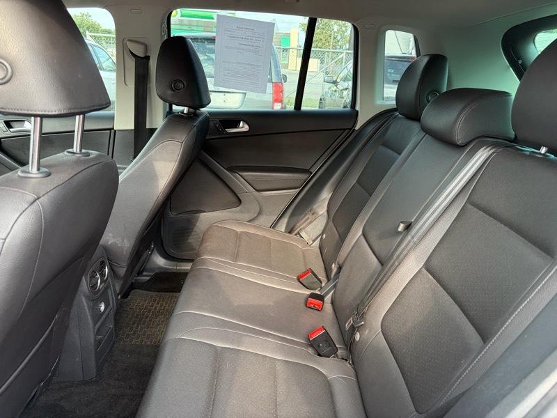 Volkswagen Tiguan S 2017