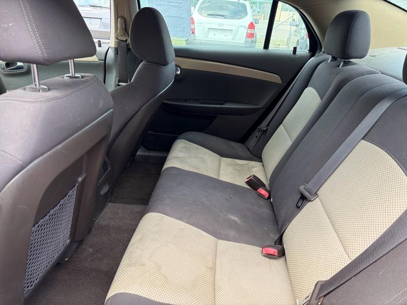 Chevrolet Malibu 1LT 2012