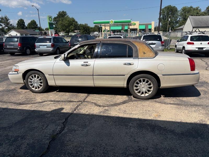 Lincoln Town Car Signature 2006