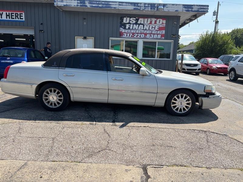 Lincoln Town Car Signature 2006