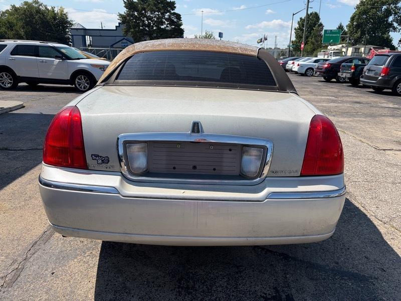 Lincoln Town Car Signature 2006