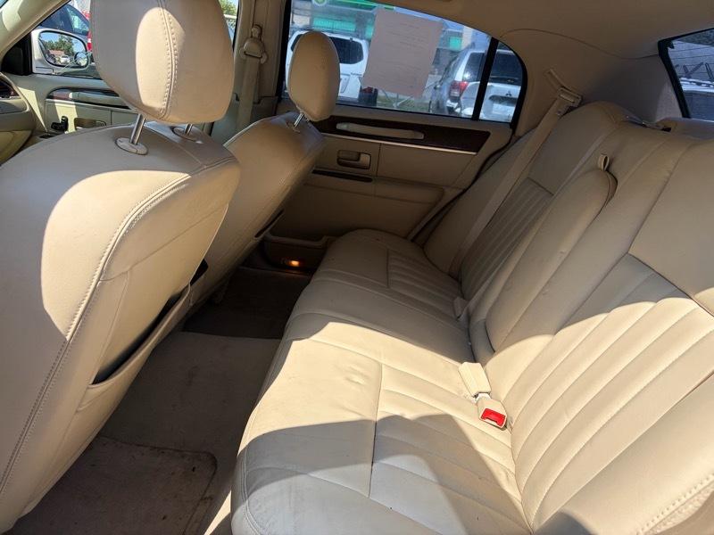 Lincoln Town Car Signature 2006