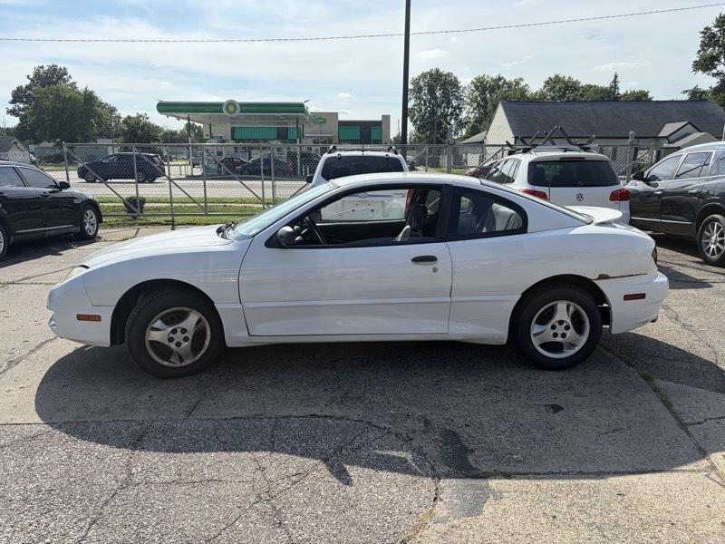 2005 Pontiac Sunfire Coupe w/1SV