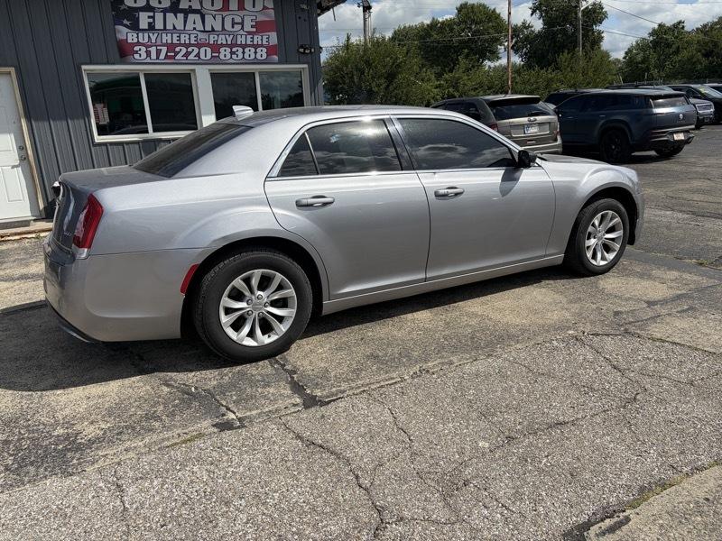 2015 Chrysler 300 Limited RWD