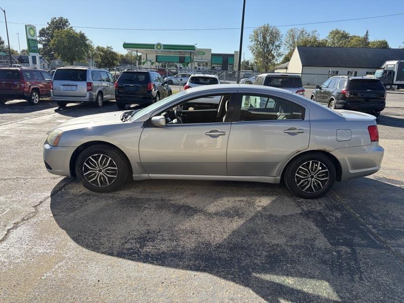 Mitsubishi Galant ES 2012