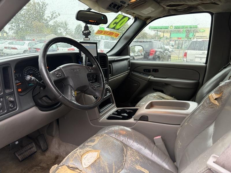 GMC Yukon XL 1500 2WD 2005
