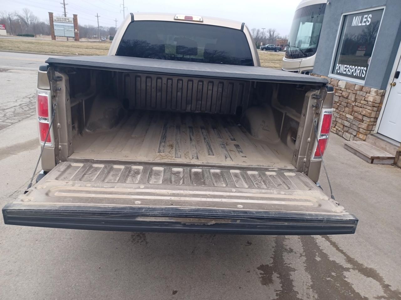 Ford F-150 2WD SuperCrew 139" XLT 2012