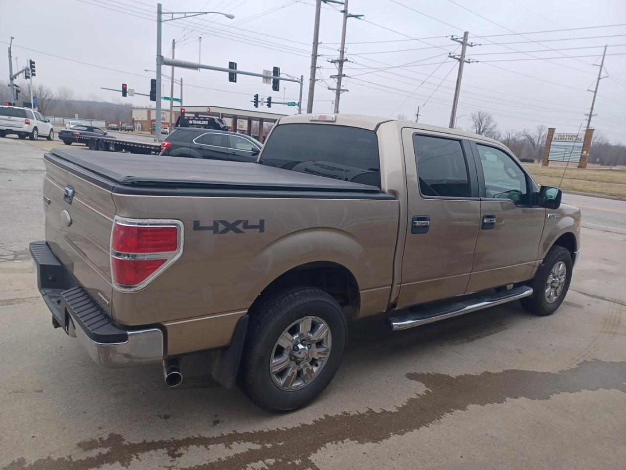 Ford F-150 2WD SuperCrew 139" XLT 2012