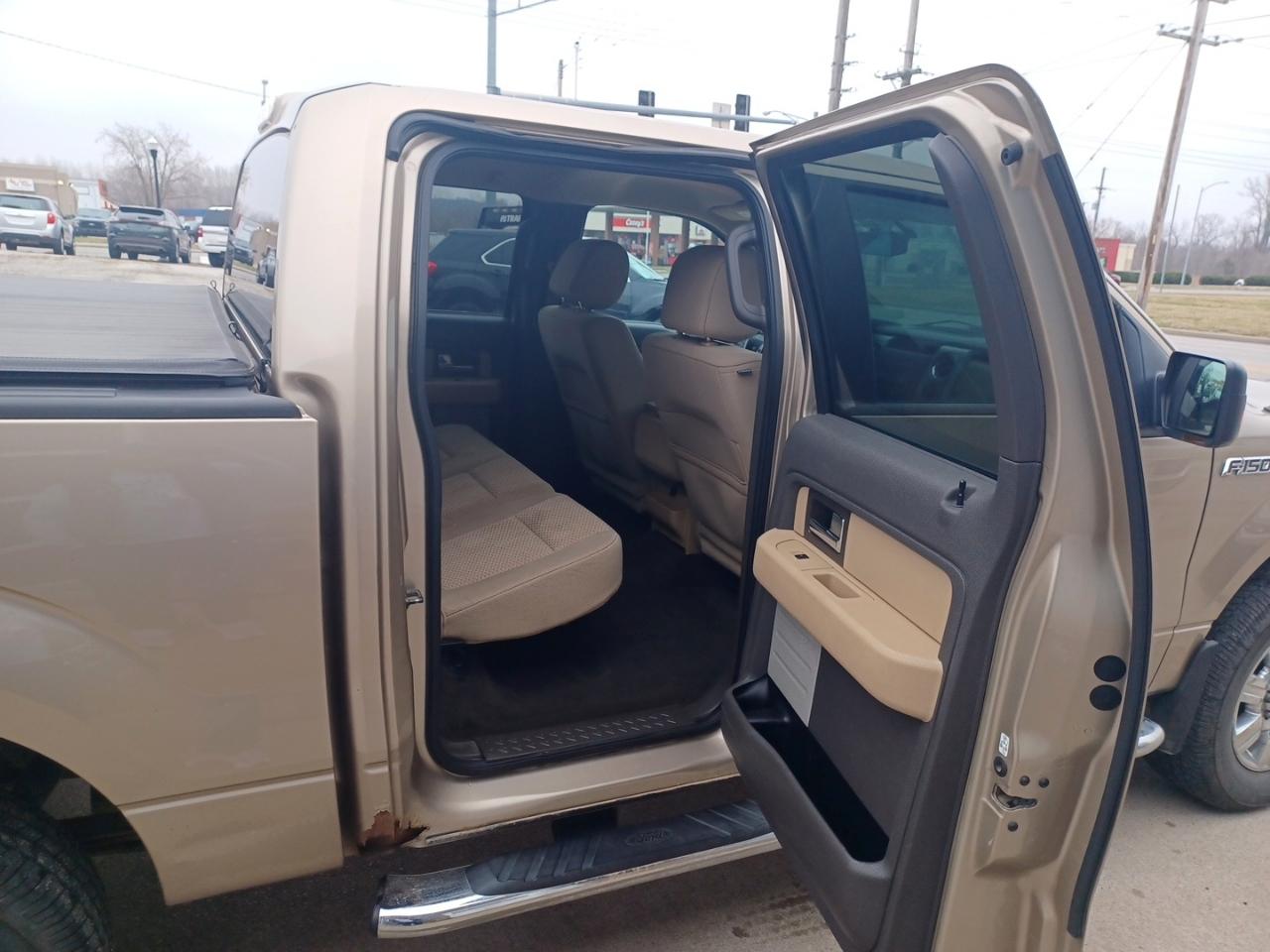 Ford F-150 2WD SuperCrew 139" XLT 2012