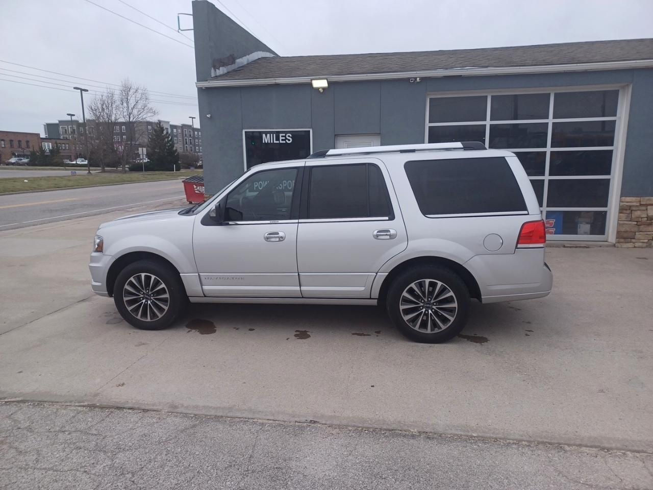 Lincoln Navigator 4WD 2015