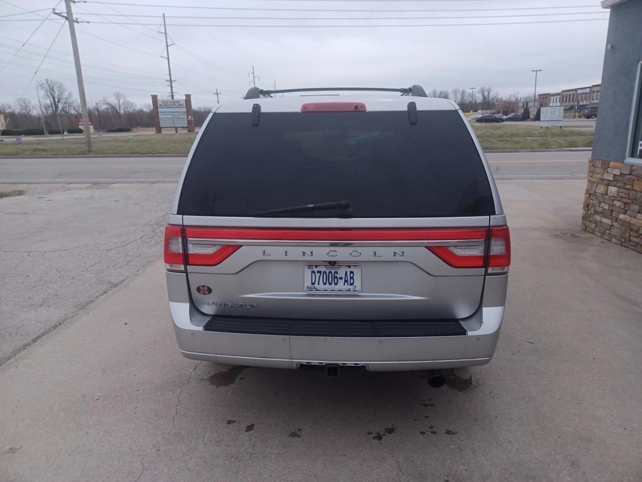 Lincoln Navigator 4WD 2015