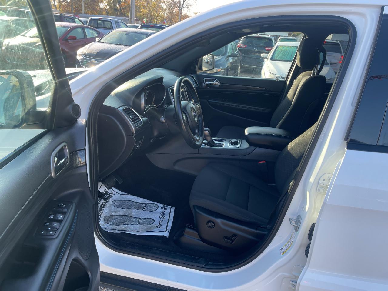 Jeep Grand Cherokee Laredo 4WD 2019