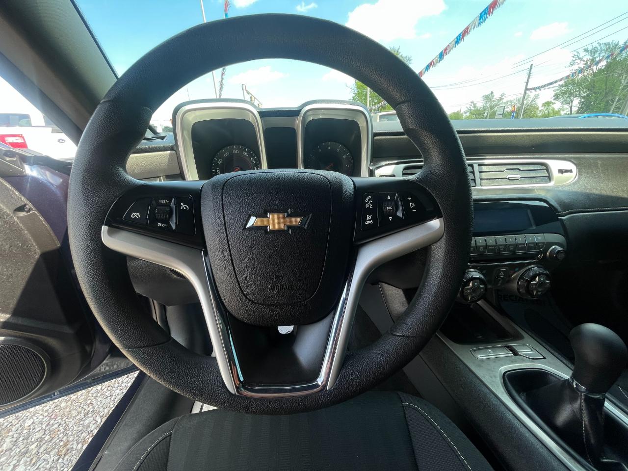 Chevrolet Camaro 1LS Coupe 2015