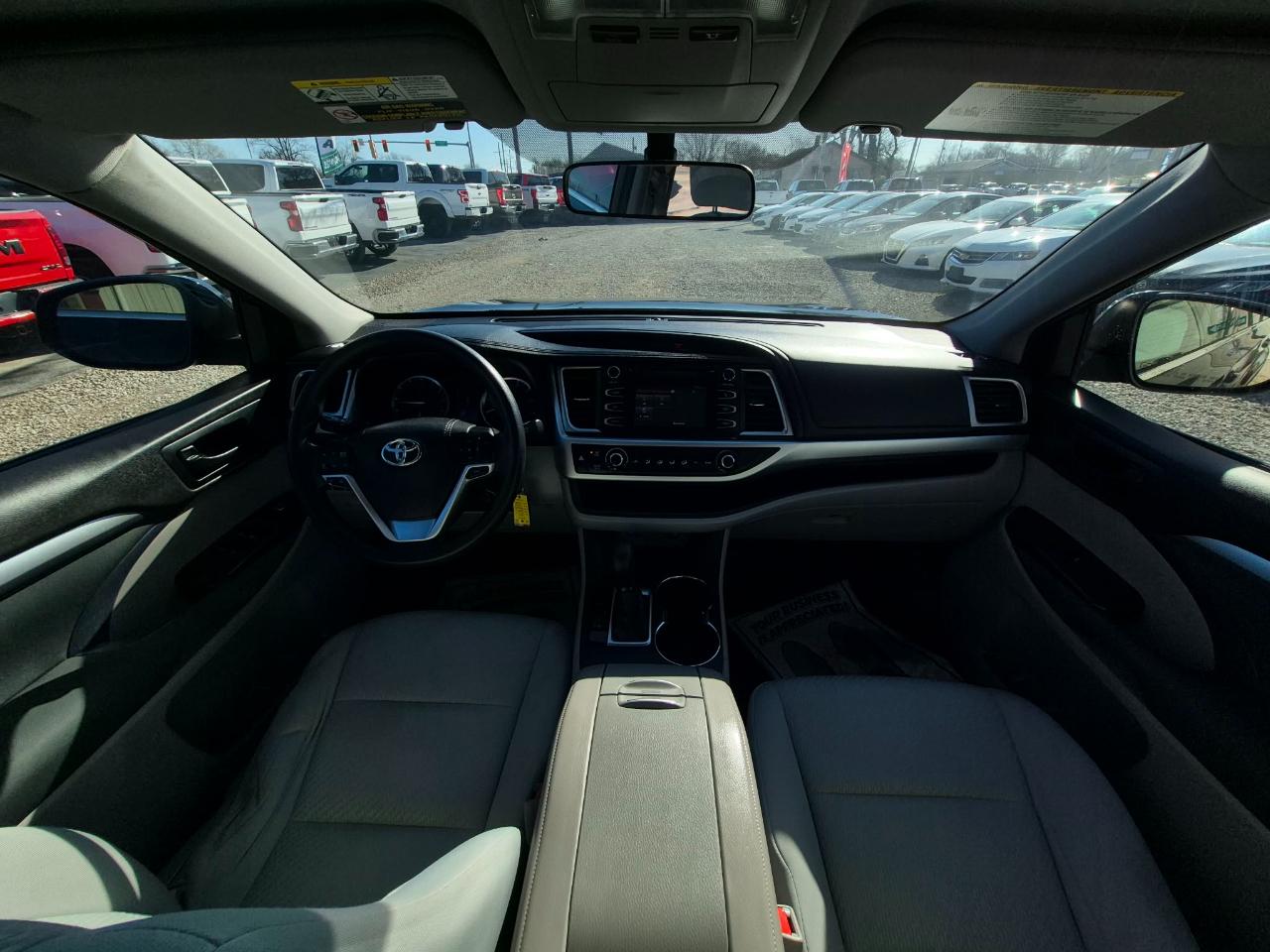 Toyota Highlander LE FWD I4 2016