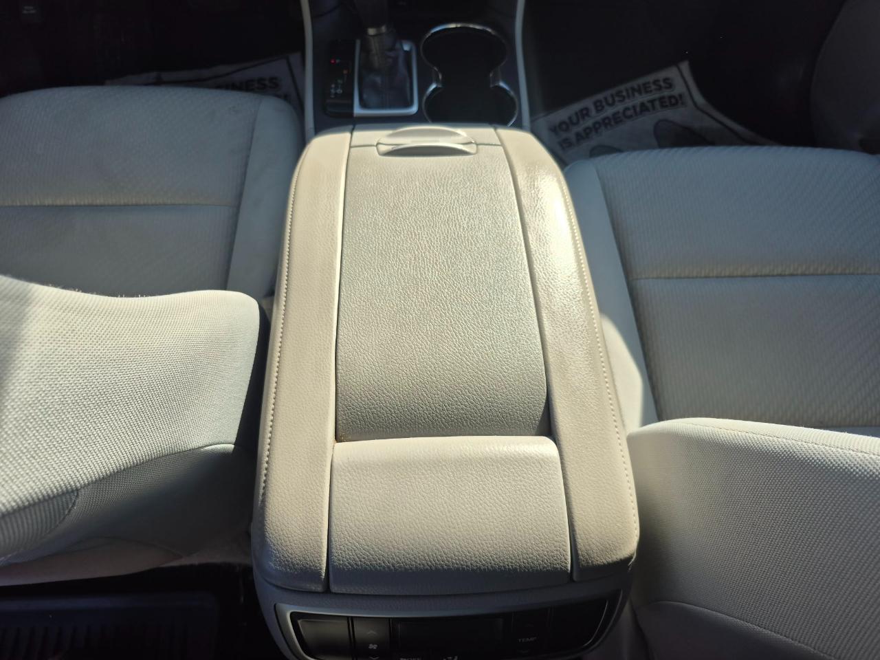 Toyota Highlander LE FWD I4 2016