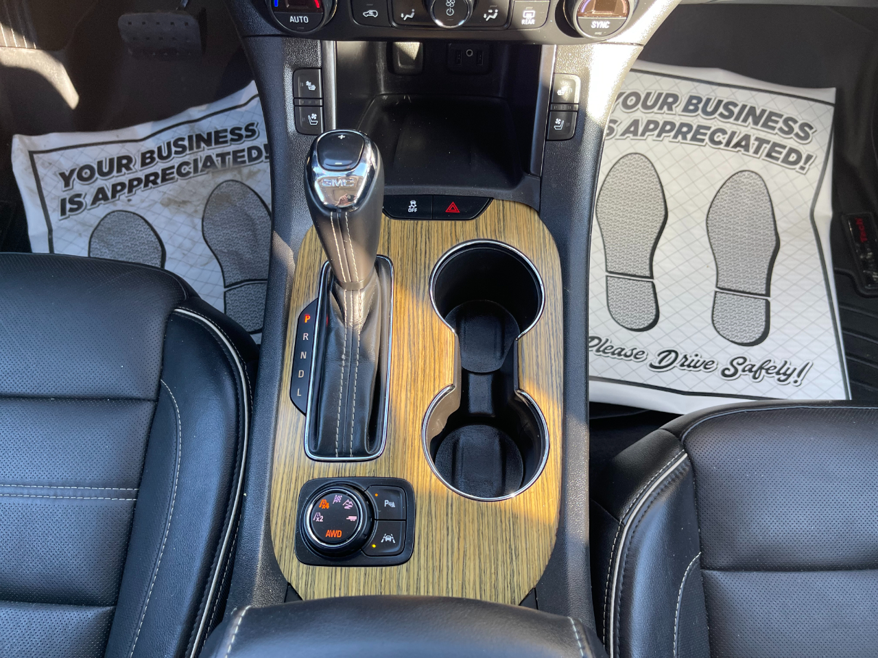 GMC Acadia Denali AWD 2017 GMC Acadia Denali AWD 2017