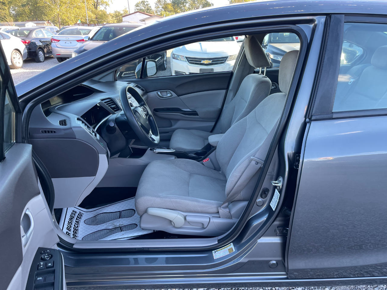 Honda Civic LX Sedan 5-Speed AT 2012 Honda Civic LX Sedan 5-Speed AT 2012