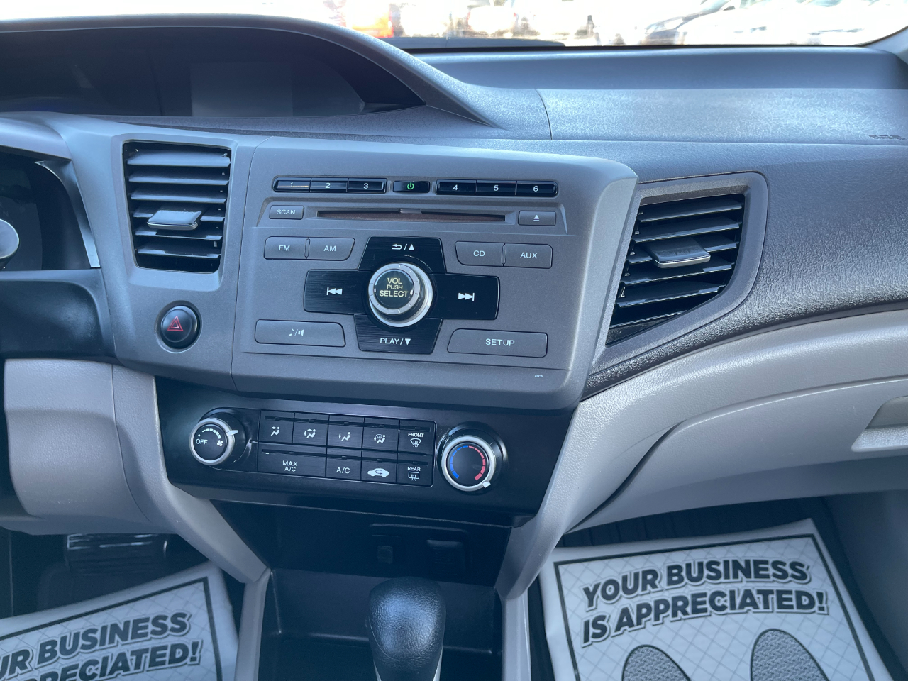 Honda Civic LX Sedan 5-Speed AT 2012 Honda Civic LX Sedan 5-Speed AT 2012