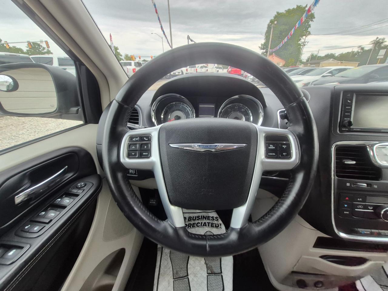 Chrysler Town & Country Touring 2013